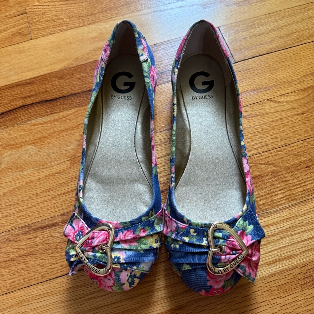 GUESS - GGFocused Ballet Flats - Pink Floral Multi Fabric